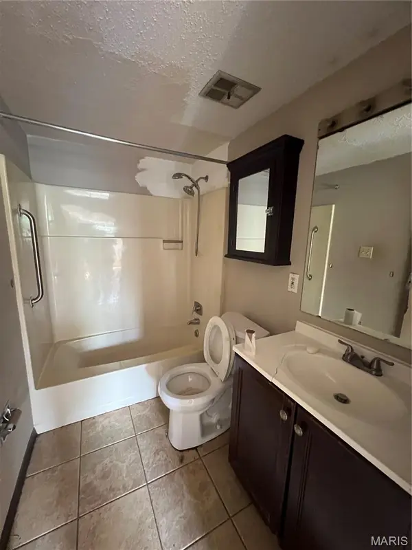 1465 Heritage LNDG #29, Apt 305, St Charles, MO 63303