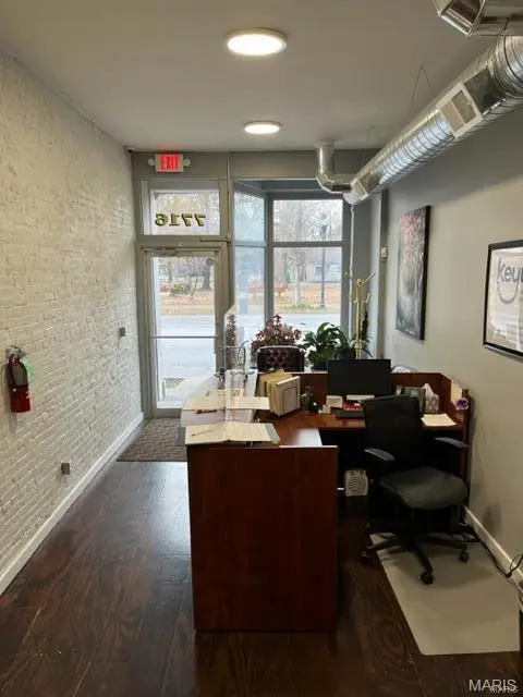 7714 S Broadway, St Louis, MO 63111