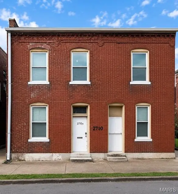 2710 Chippewa ST, St Louis, MO 63118