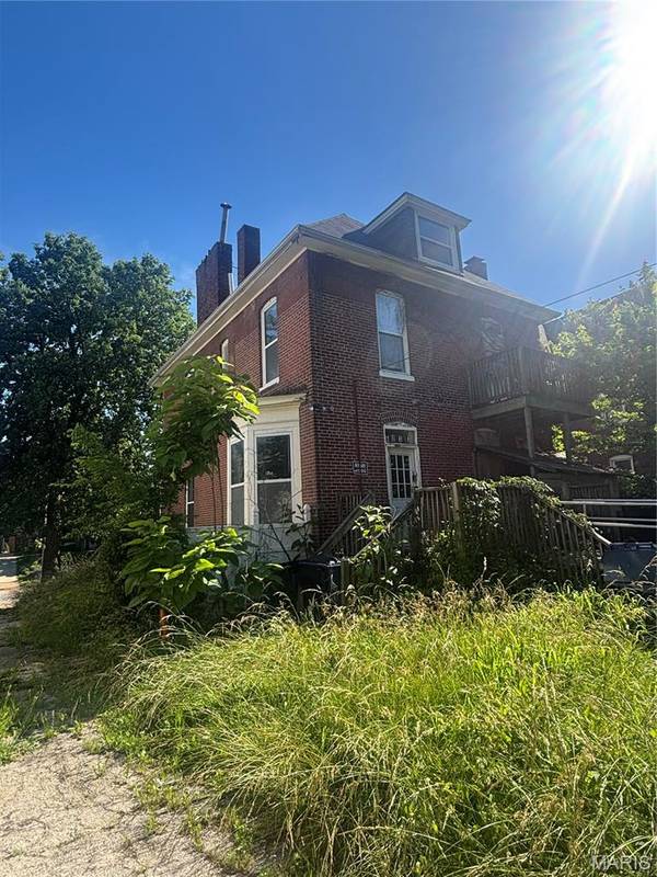 6033 Cates AVE, St Louis, MO 63112
