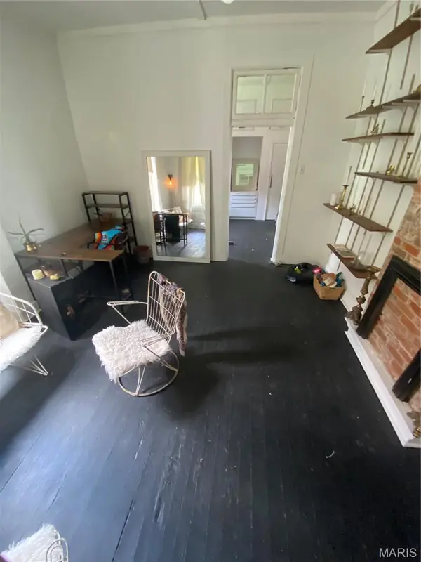 2642 Geyer AVE, St Louis, MO 63104