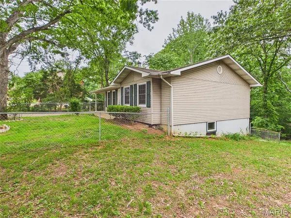 404 Ridgeview DR, Piedmont, MO 63957