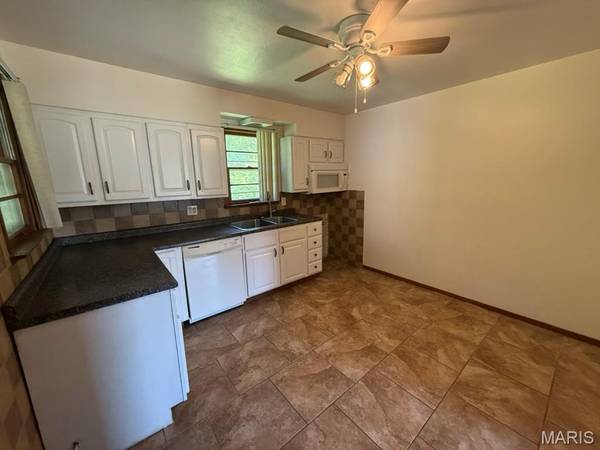 9732 Gloucester DR, St Louis, MO 63137