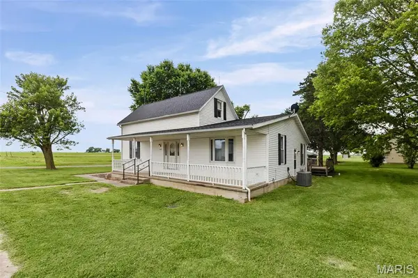 809 S Front ST, Okawville, IL 62271