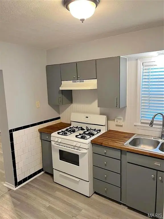 5419 College AVE, Jennings, MO 63136