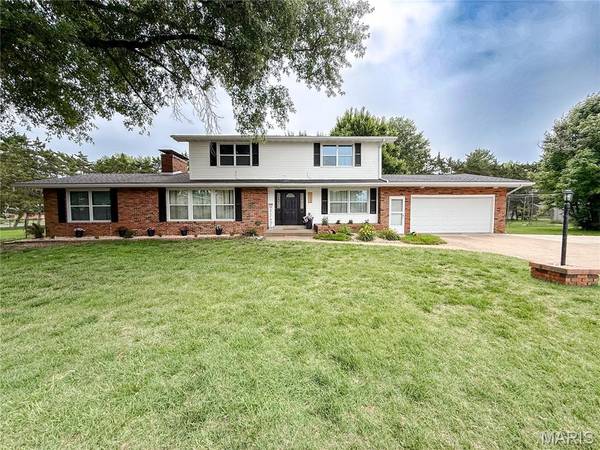 2707 Lemon Street RD, Highland, IL 62249