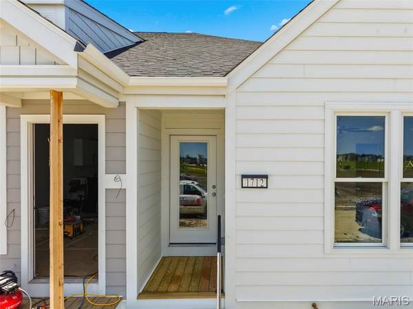 1712 Dyess ST, St Charles, MO 63301