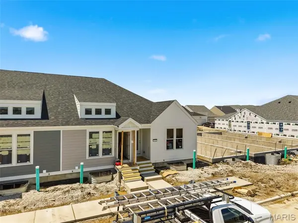 1712 Dyess ST, St Charles, MO 63301