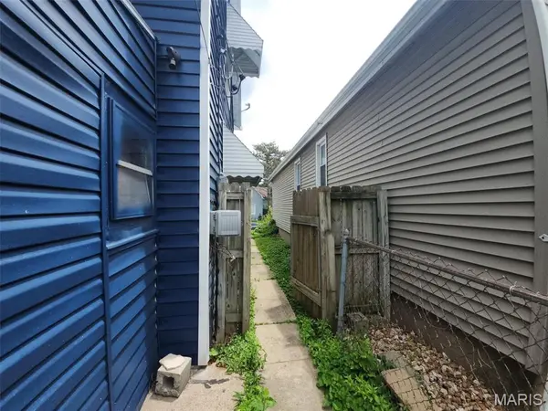 4615 Newport AVE, St Louis, MO 63116