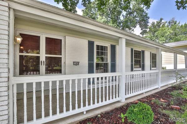 11858 Villa Dorado DR, St Louis, MO 63146