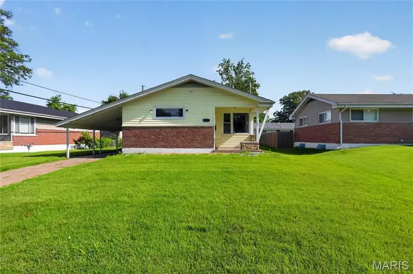 2207 Hollis DR, St Louis, MO 63136
