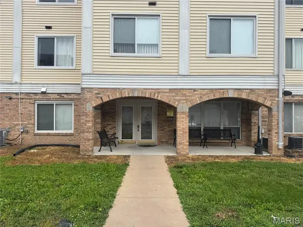 942 Guelbreth LN #208, St Louis, MO 63141
