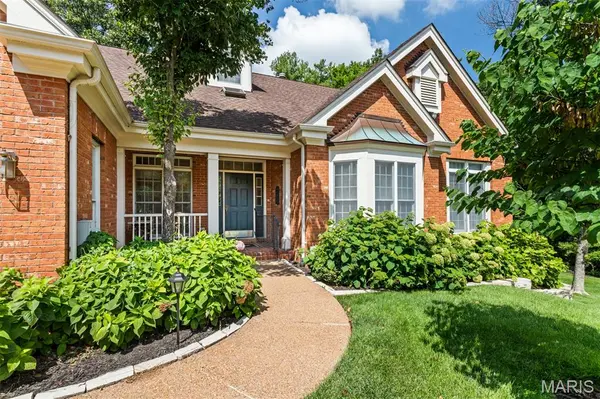 13052 Pembrooke Valley CT, Town And Country, MO 63141