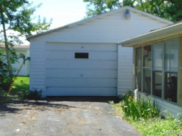 105 N 6th ST, Elkville, IL 62932