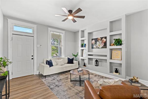 3653 Upton St ST, St Louis, MO 63116