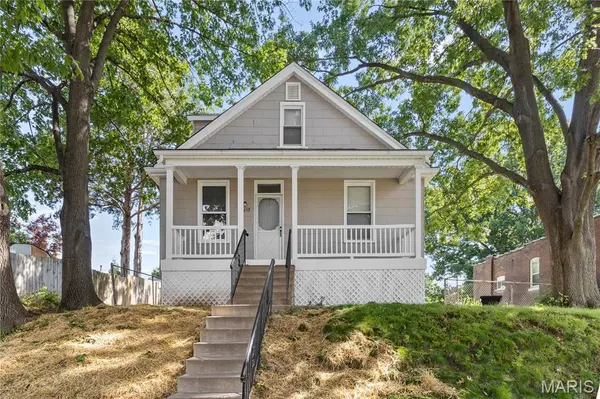 3653 Upton St ST, St Louis, MO 63116