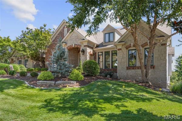 5407 Guinevere DR, Weldon Spring, MO 63304