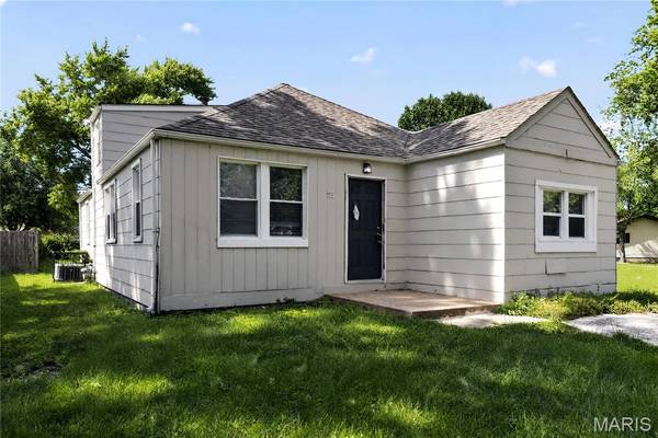 25 Barcelona AVE, St Louis, MO 63138