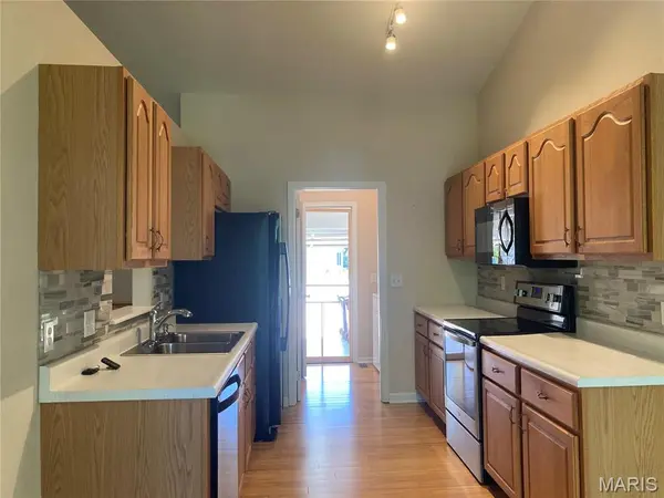 609 Meadowview CT, Warrenton, MO 63383