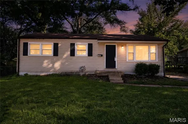 1037 Forestwood DR, St Louis, MO 63135