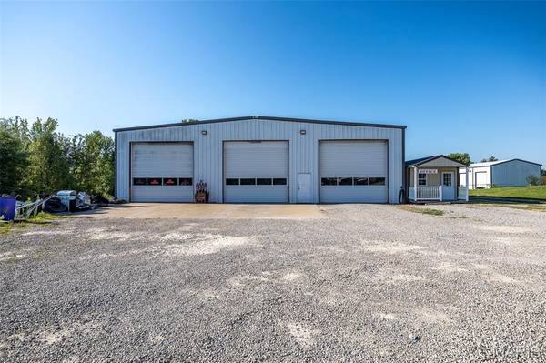 20750 Ostrich DR, Lebanon, MO 65536