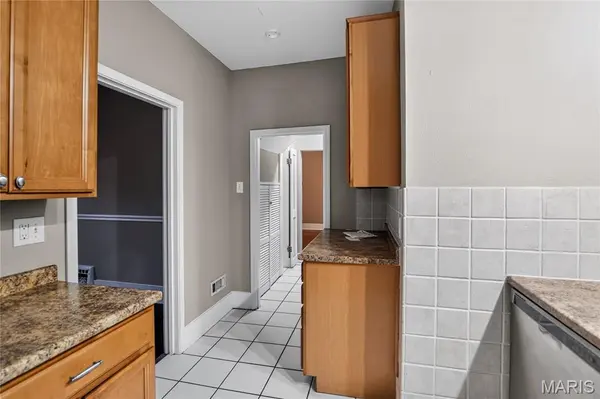 216 Harrison AVE, St Louis, MO 63135