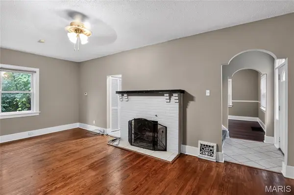 216 Harrison AVE, St Louis, MO 63135