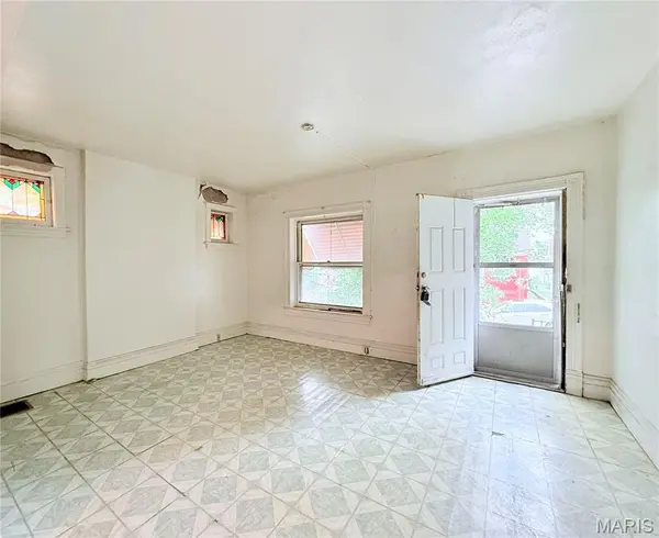 4176 Newport CT, St Louis, MO 63116