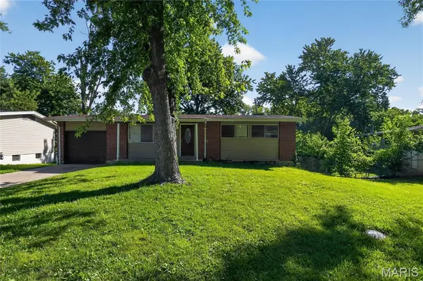 10226 Green Valley DR, St Louis, MO 63136