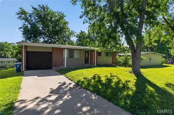 10226 Green Valley DR, St Louis, MO 63136