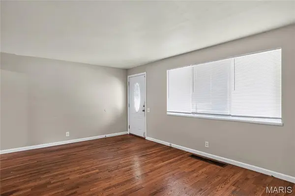 10226 Green Valley DR, St Louis, MO 63136