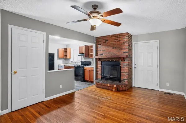 6315 Coventry DR, St Louis, MO 63033