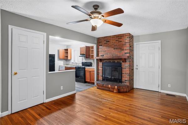 6315 Coventry DR, St Louis, MO 63033