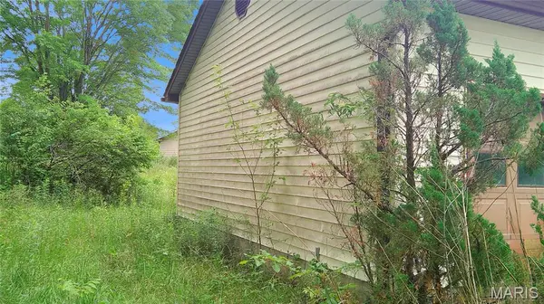 2120 4 Mile RD, Washington, MO 63090