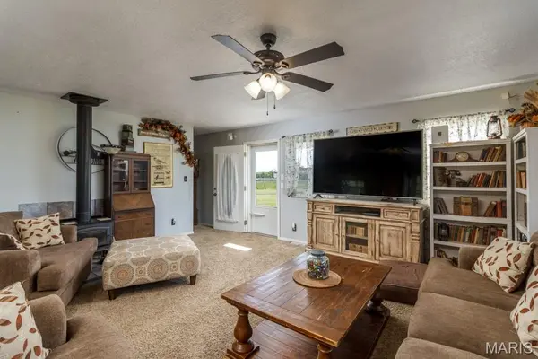 34116 Olathe DR, Lebanon, MO 65536