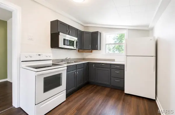 215 Weiss AVE, St Louis, MO 63125