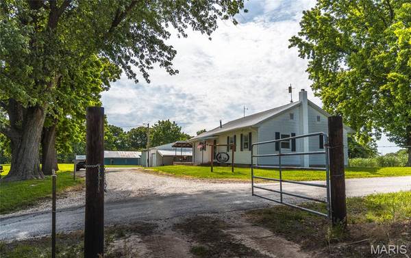 1757 Infidel Hollow RD, Nebo, IL 62355