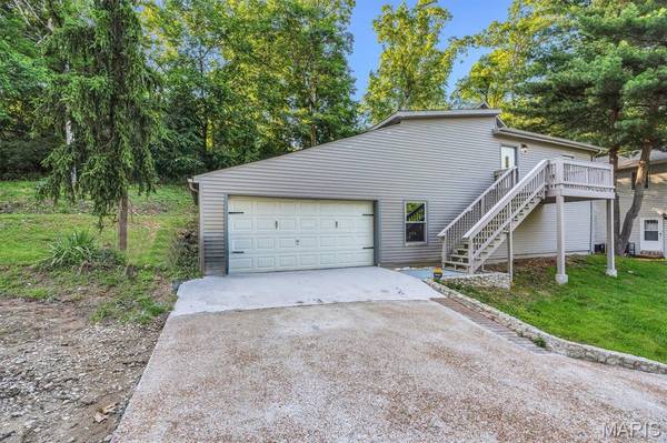 635 Castlewood DR, Ballwin, MO 63021