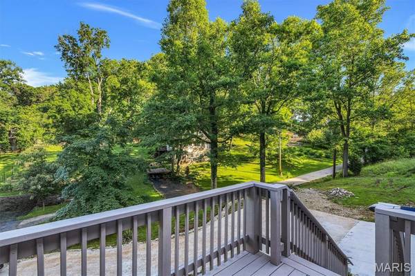 635 Castlewood DR, Ballwin, MO 63021