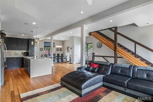 2834 Lafayette AVE, St Louis, MO 63104