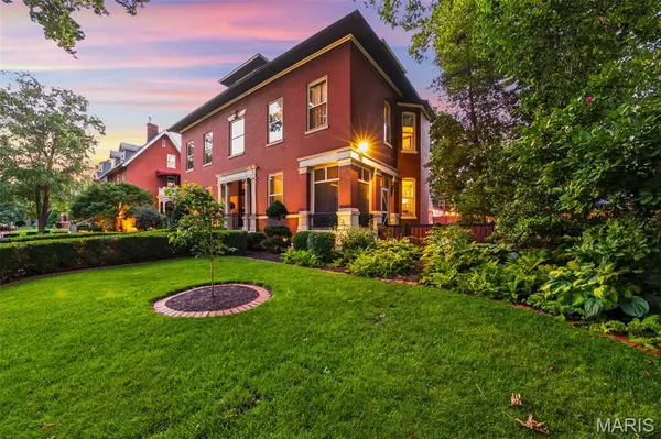 3117 Russell BLVD, St Louis, MO 63104