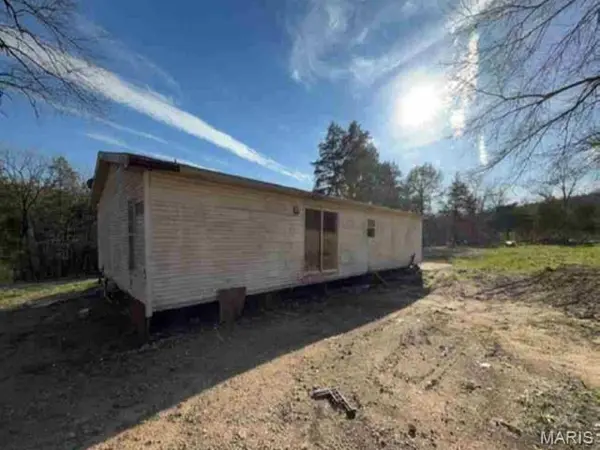 401 Hill Side RD, De Soto, MO 63020