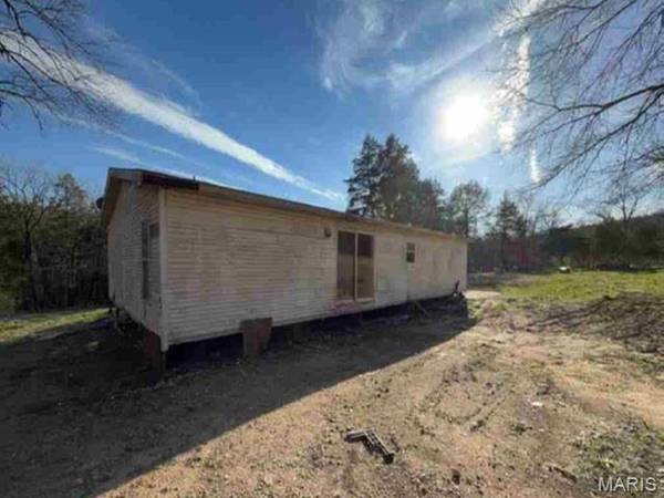 401 Hill Side RD, De Soto, MO 63020