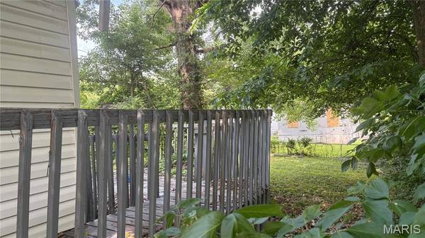 10188 Count DR, St Louis, MO 63136