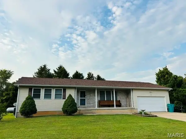 411 Ridgecrest DR, Steelville, MO 65565