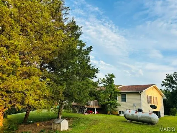 411 Ridgecrest DR, Steelville, MO 65565
