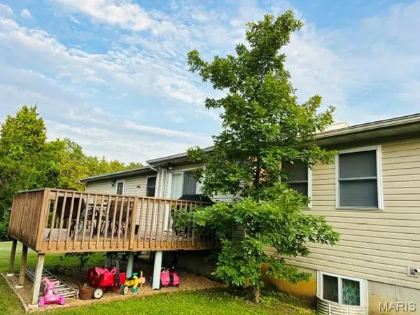 411 Ridgecrest DR, Steelville, MO 65565