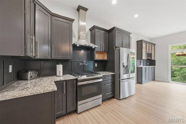 222 Redmond Pines DR, Wentzville, MO 63385