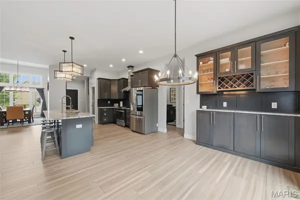 222 Redmond Pines DR, Wentzville, MO 63385