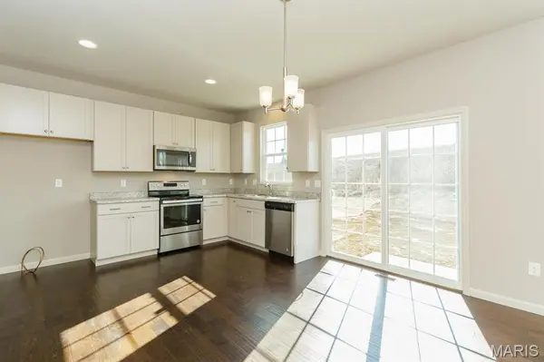 32 Wingtip CT, St Peters, MO 63376